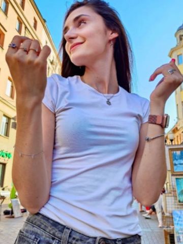 Юна